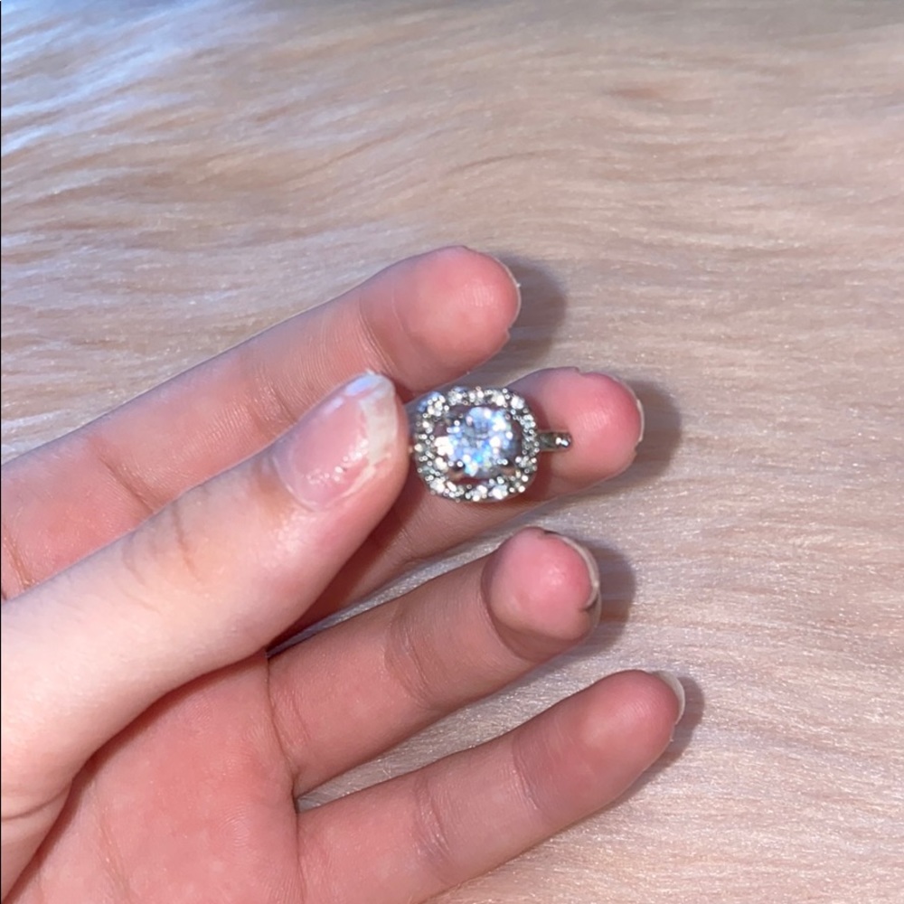 Ring - Picture 6 of 6